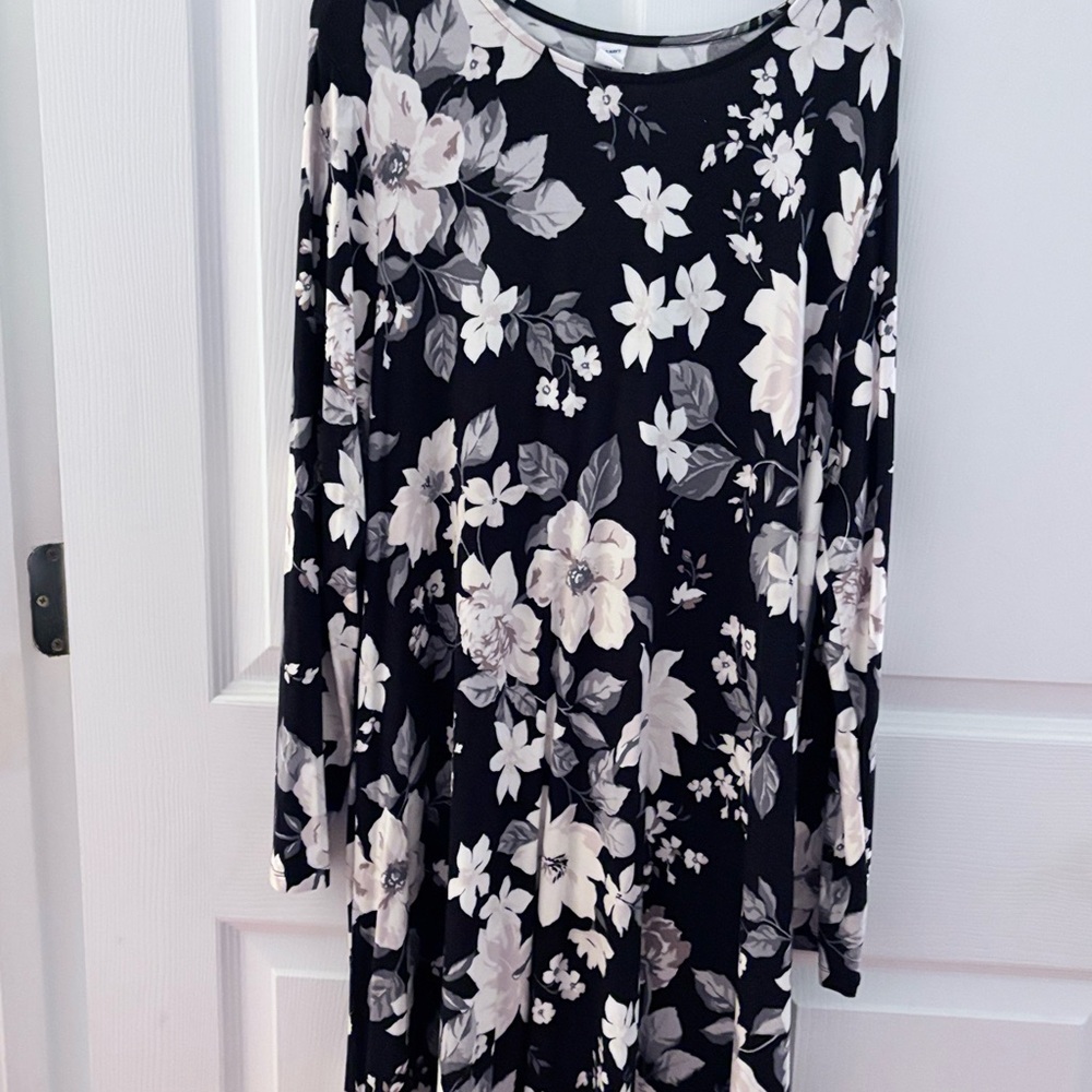 Floral Long Sleeve Knee length Dress! Sweet